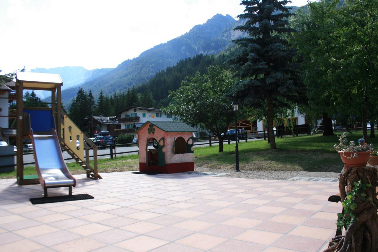 Hotel Garnì Defrancesco Campitello di Fassa Exterior foto